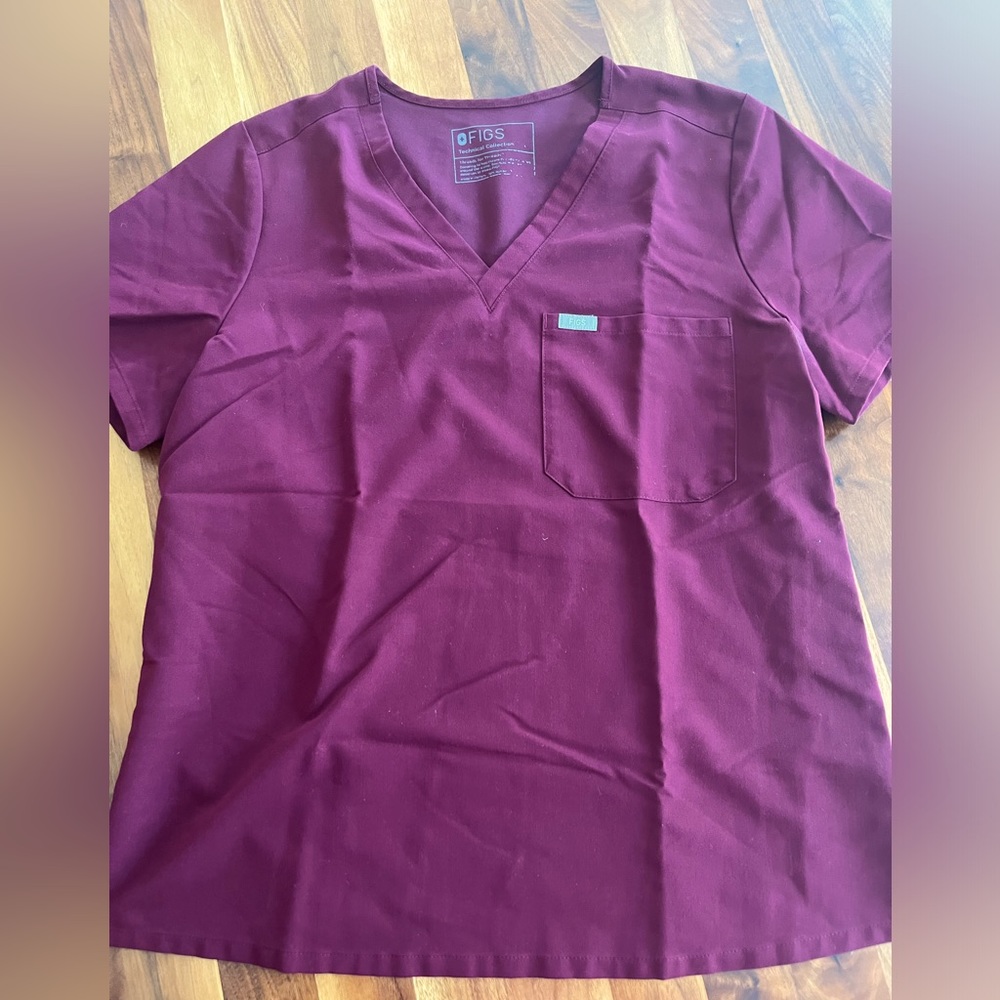 Figs Scrub Top- Burgundy